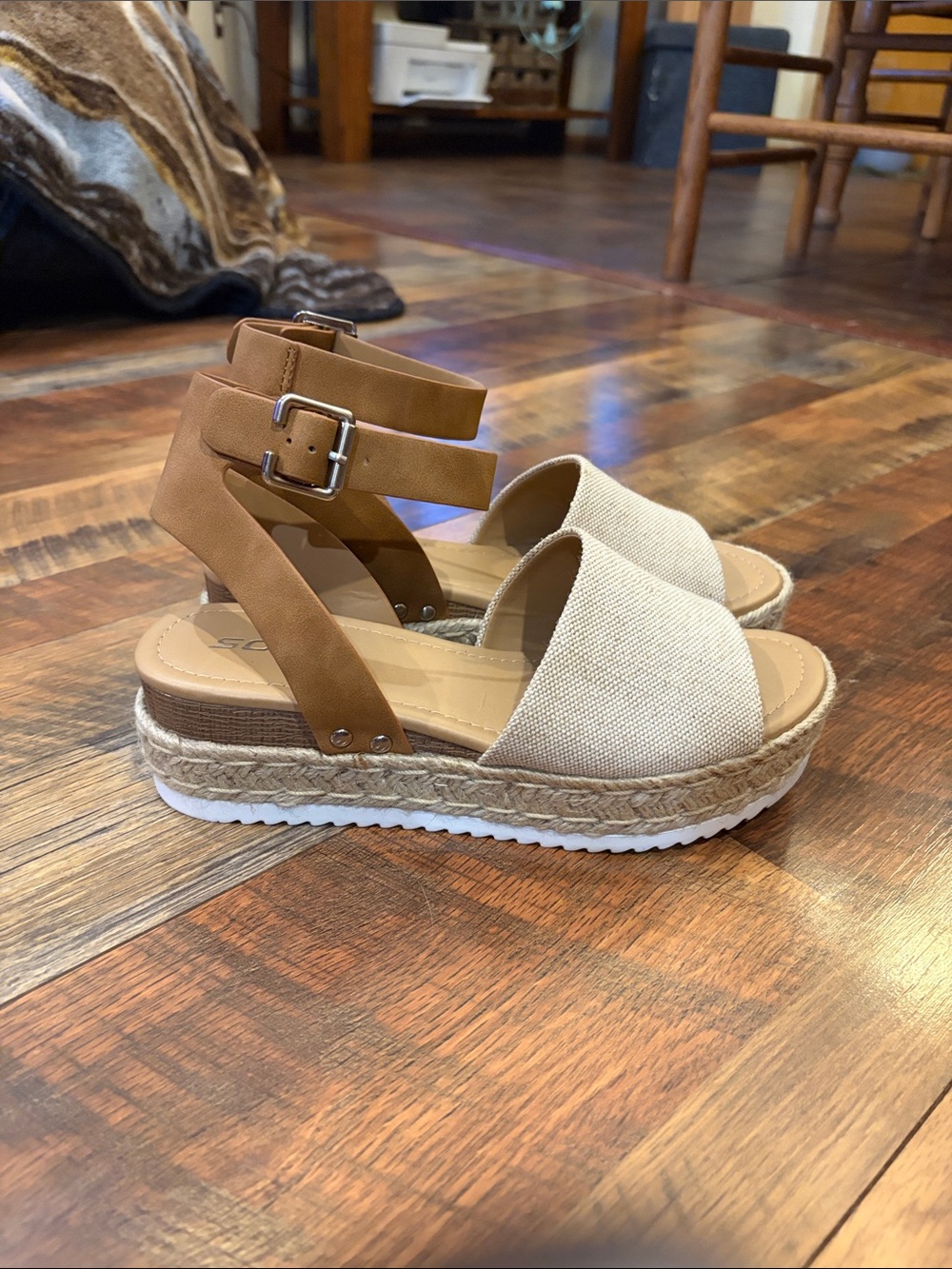 Women’s Tan and Cream Espadrille Platform Sandals